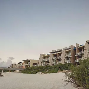 la-casa-de-la-playa.tulum-hotels.net/
